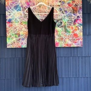 Banana Republic black midi pleated dress